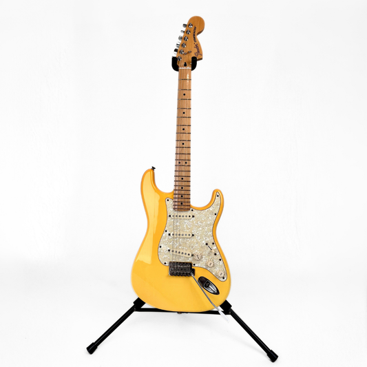 2013 Fender Deluxe Roadhouse Stratocaster Electric Guitar in Metallic Gold