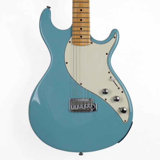 Hall of Fame: Line 6 Variax 600 Electric Guitar in Vintage Blue