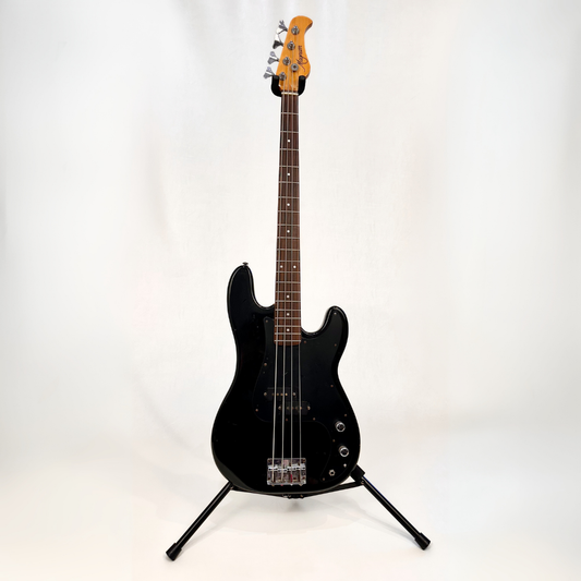 Hall of Fame: Magnum Precision-Style Bass Guitar in Black