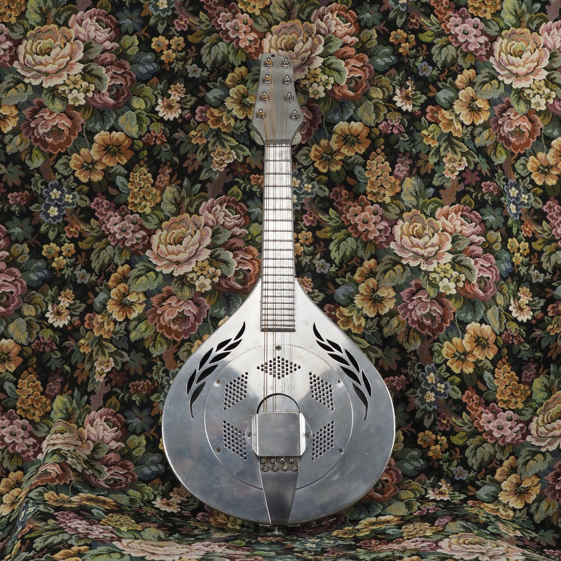 Hall of Fame: Unbranded Aluminium Resonator Mandolin