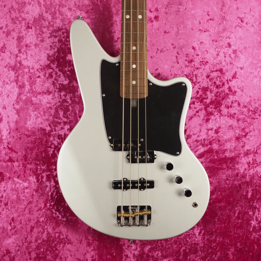 Hall of Fame: Ashdown 'The Saint' Bass Guitar in Silver