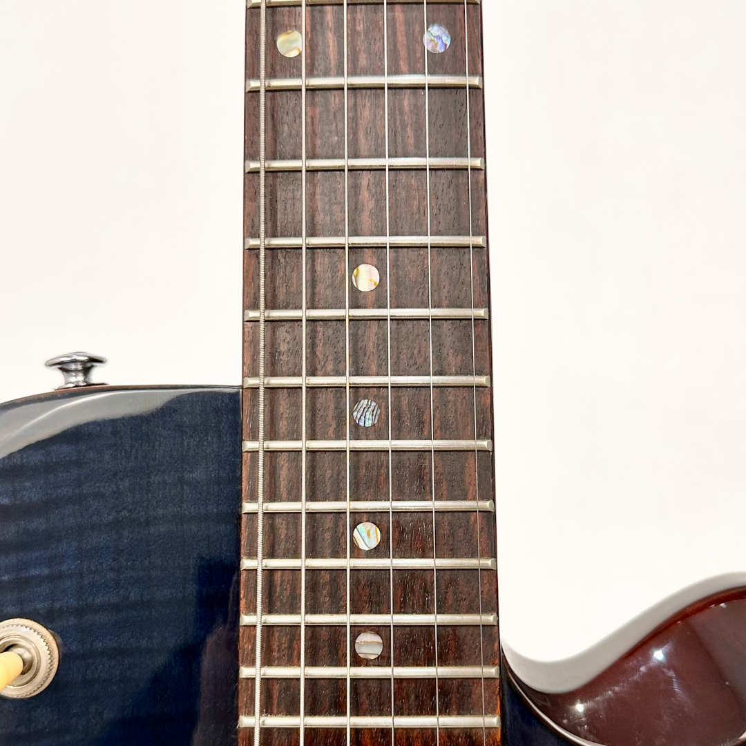 2000 Yamaha AES620 Electric Guitar in Blue