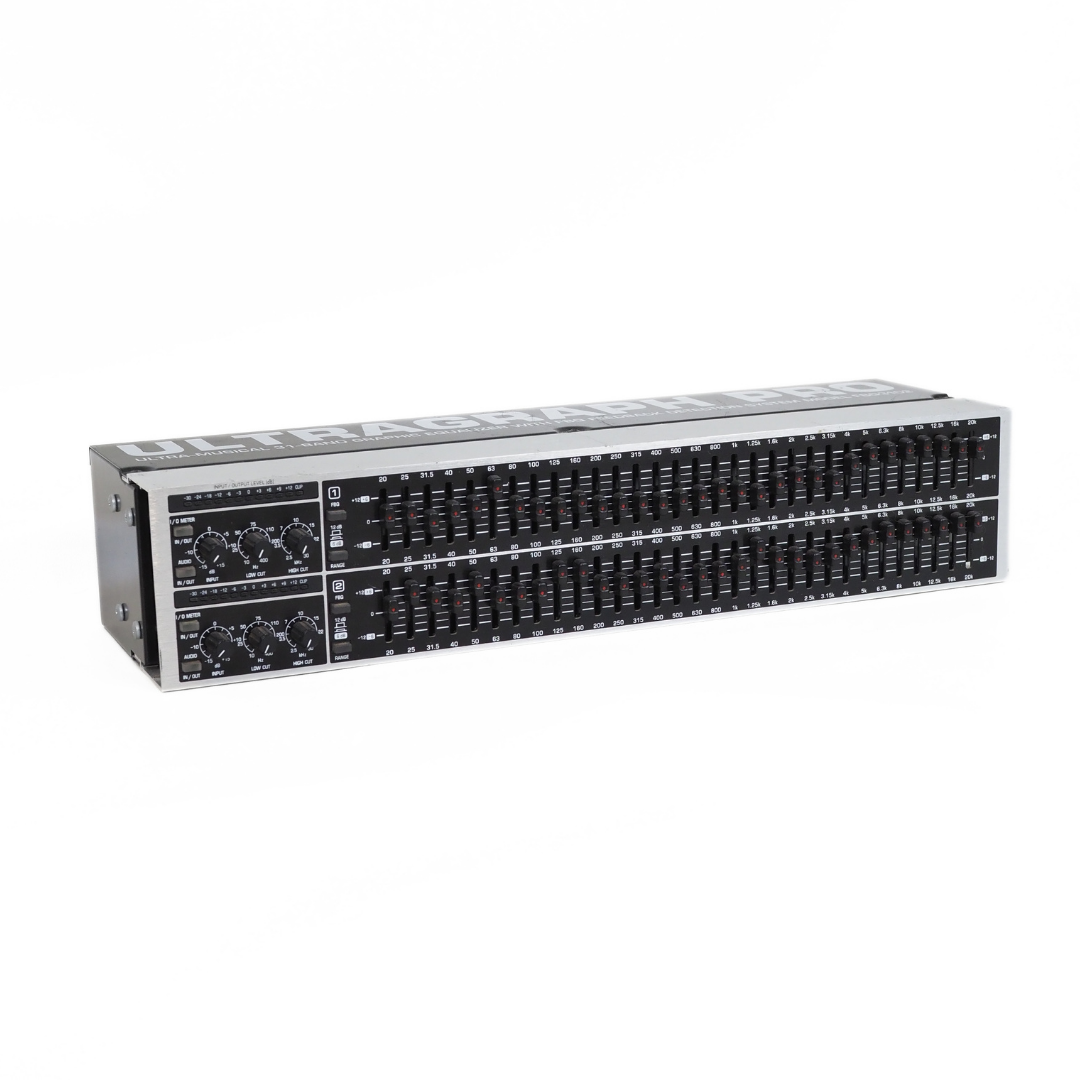 Behringer Ultragraph Pro FBQ3102 31-Band Stereo Graphic Equalizer Rack Mounted Unit