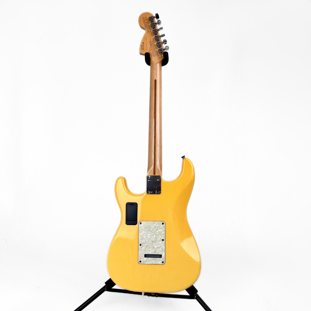 2013 Fender Deluxe Roadhouse Stratocaster Electric Guitar in Metallic Gold