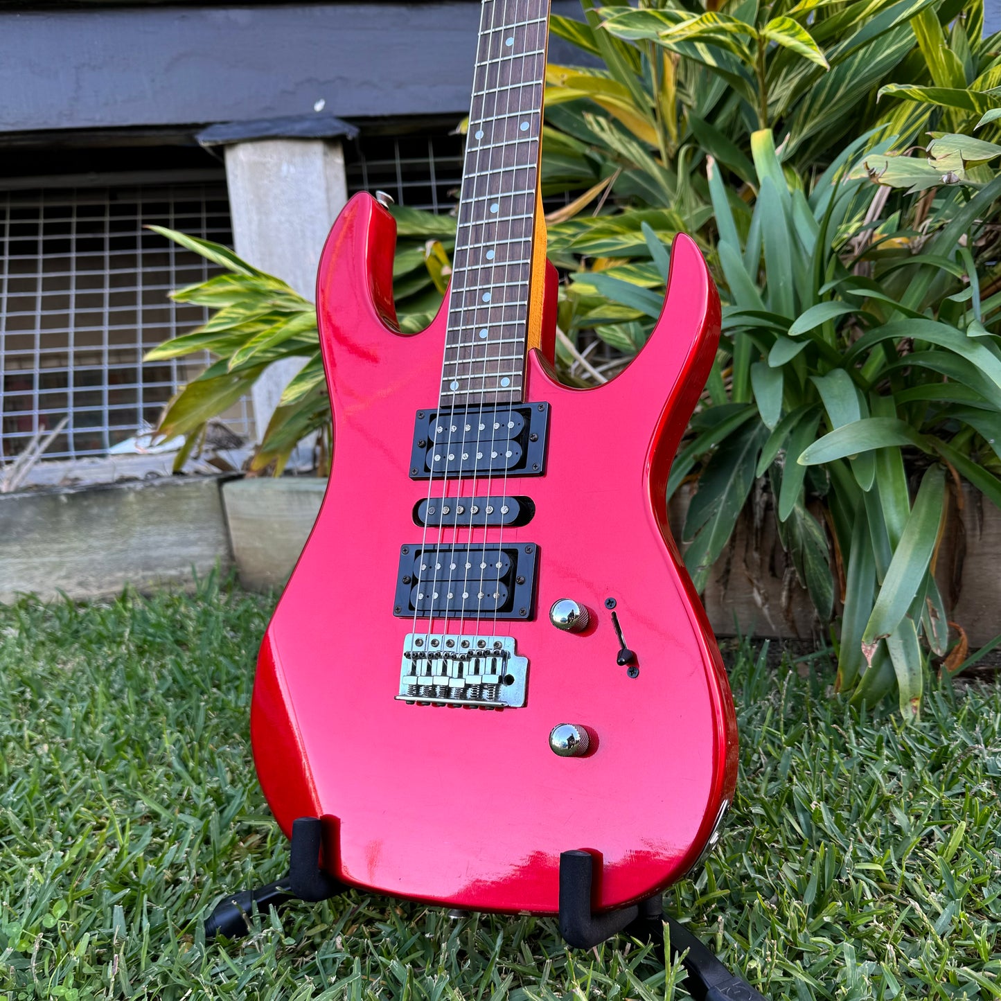 Daion Performer HSH Super Strat - Red