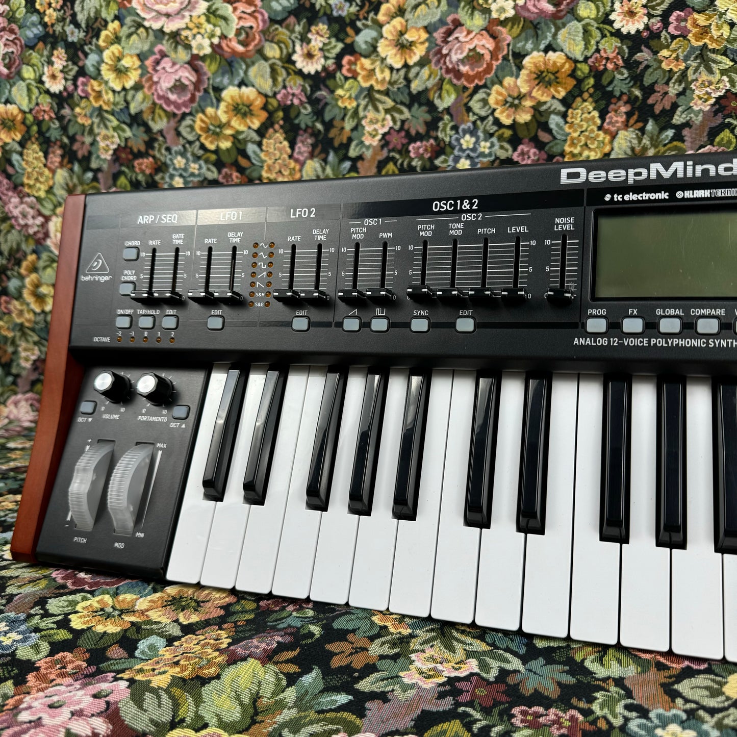 Behringer DeepMind 12 Polyphonic Synthesiser