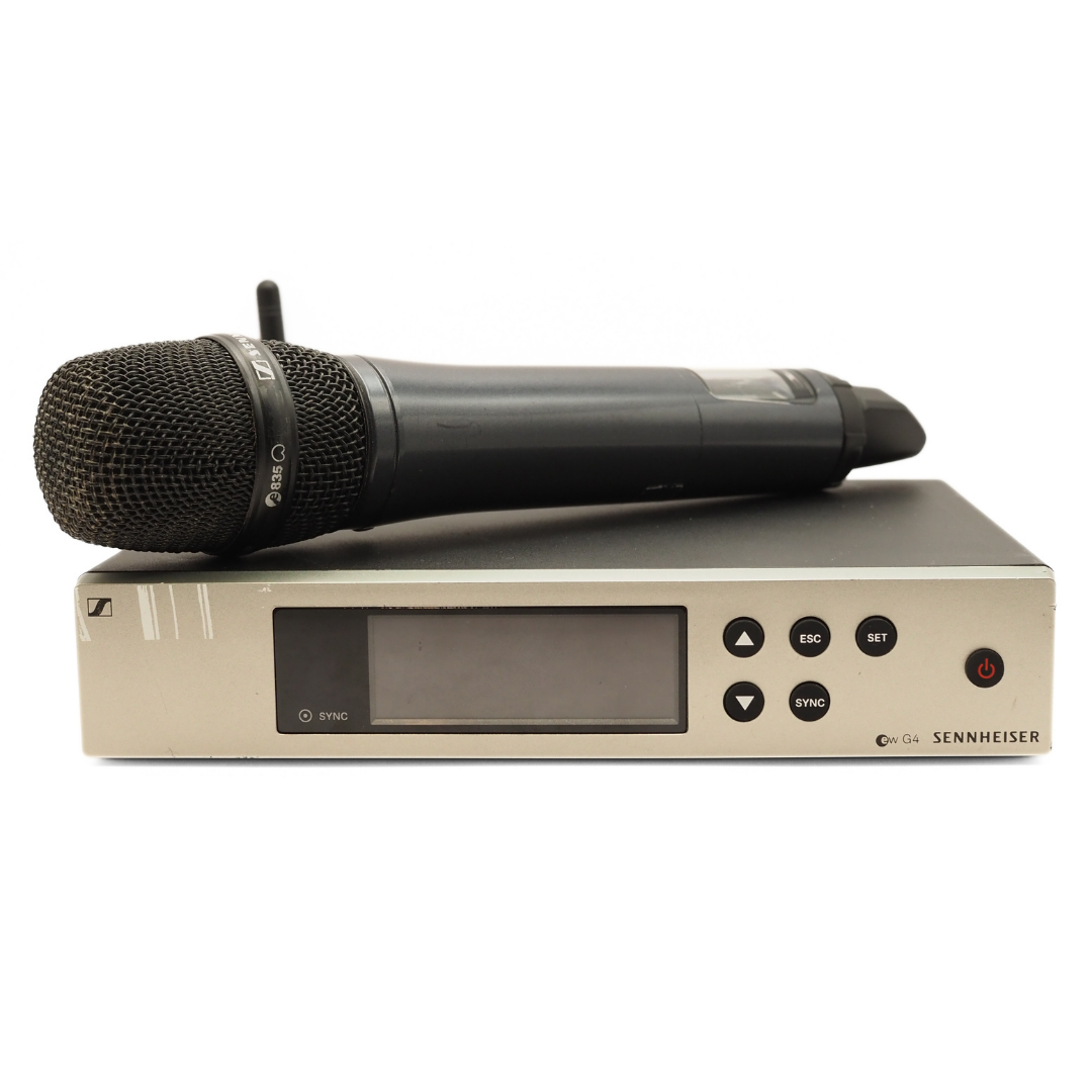 Sennheiser E835 Wireless Dynamic Live Vocal Microphone with EM 100 G4 Wireless UHF True Diversity Rackmount Receiver
