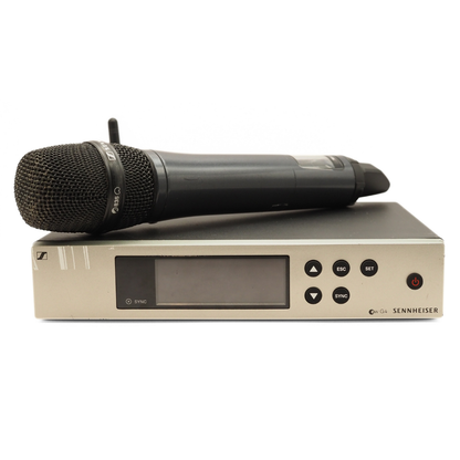 Sennheiser E835 Wireless Dynamic Live Vocal Microphone with EM 100 G4 Wireless UHF True Diversity Rackmount Receiver