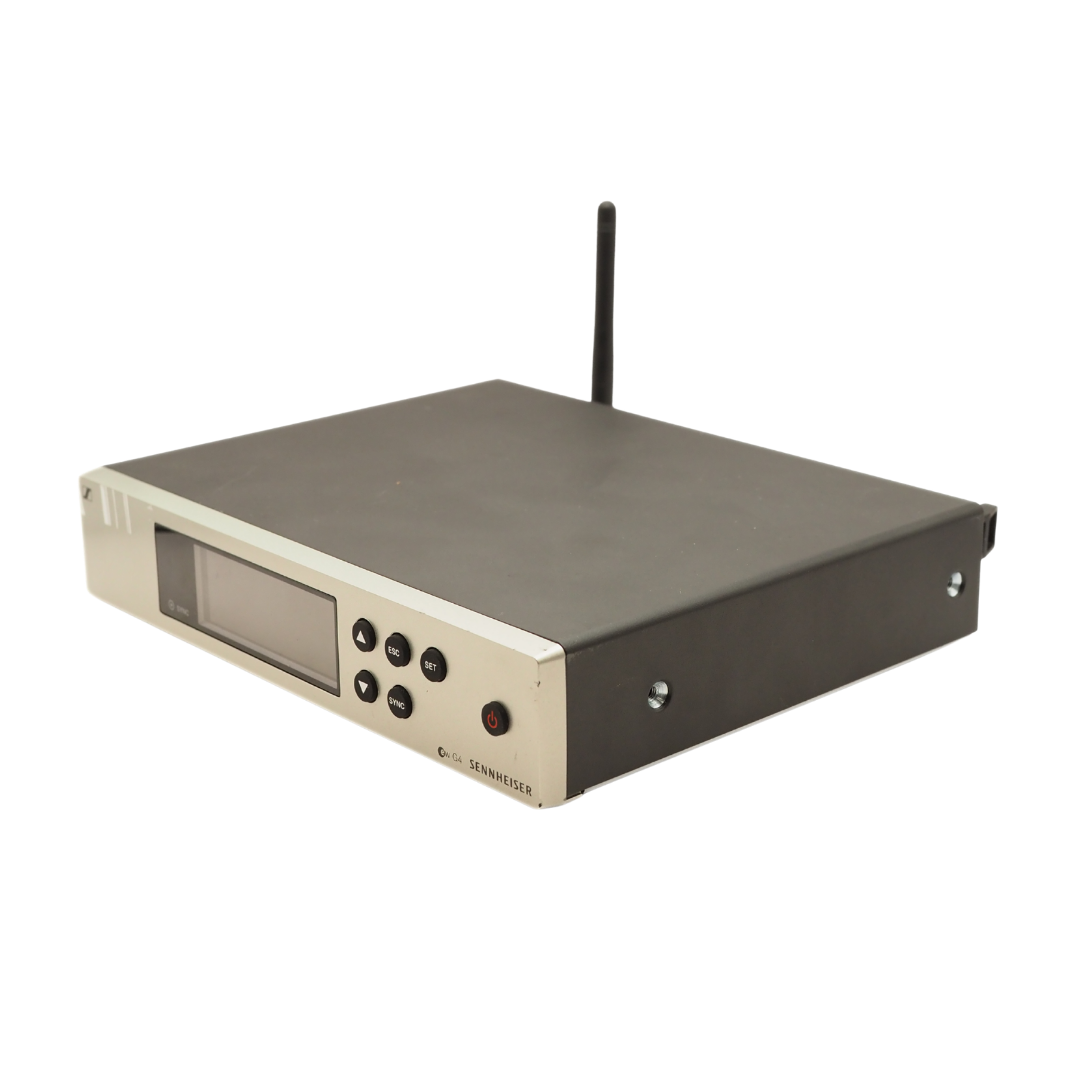 Sennheiser E835 Wireless Dynamic Live Vocal Microphone with EM 100 G4 Wireless UHF True Diversity Rackmount Receiver