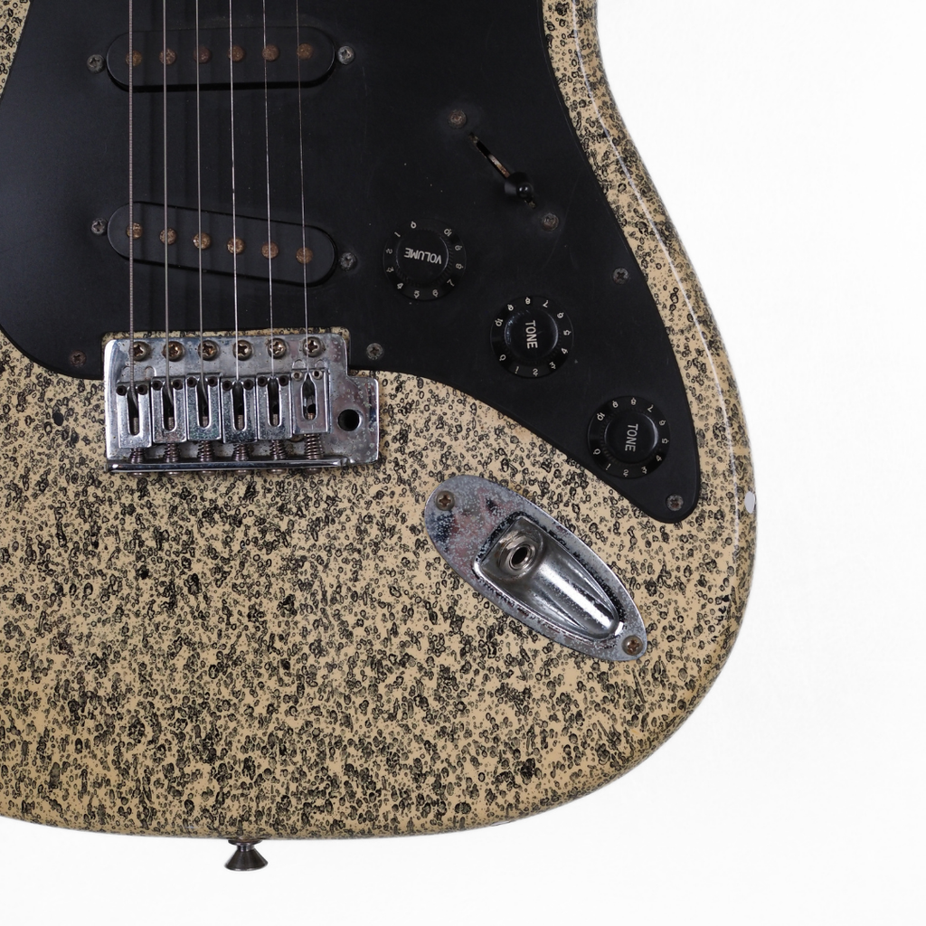 Samick SV-430 SSBK Stratocaster-Style Electric Guitar in Custom Yellow & Black Speckled Finish
