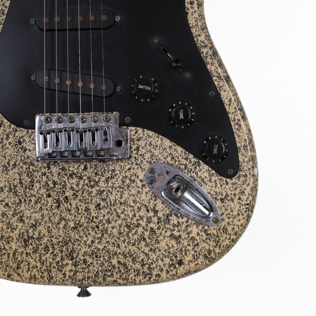 Samick SV-430 SSBK Stratocaster-Style Electric Guitar in Custom Yellow & Black Speckled Finish