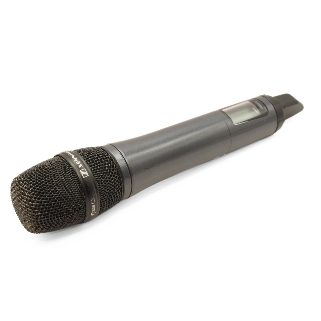 Sennheiser E835 Wireless Dynamic Live Vocal Microphone with EM 100 G4 Wireless UHF True Diversity Rackmount Receiver