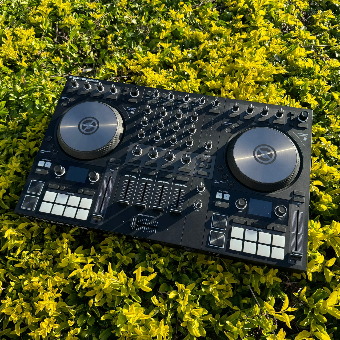 Native Kontrol Traktor S4 MK3 DJ Controller