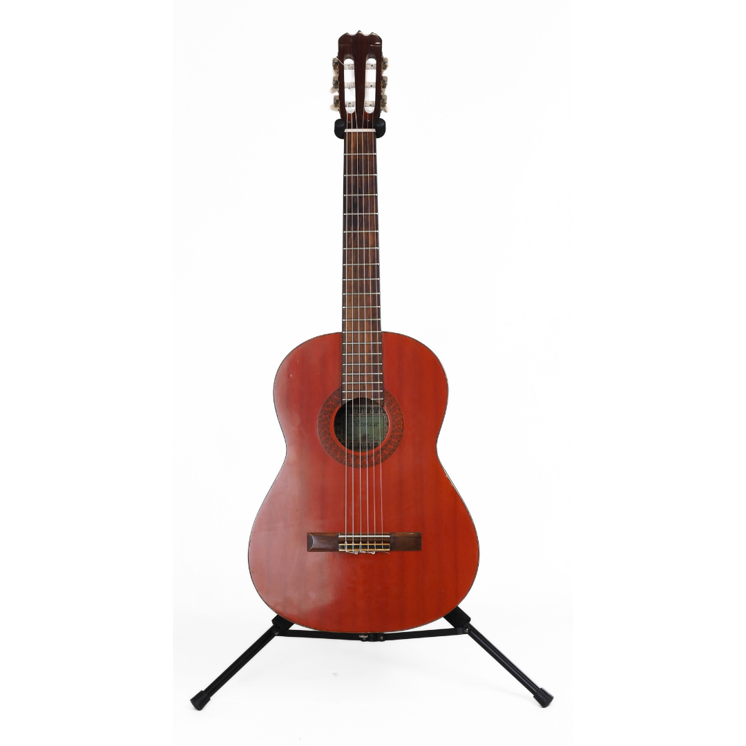 Vantage VC-1 Full-Sized Classical Guitar