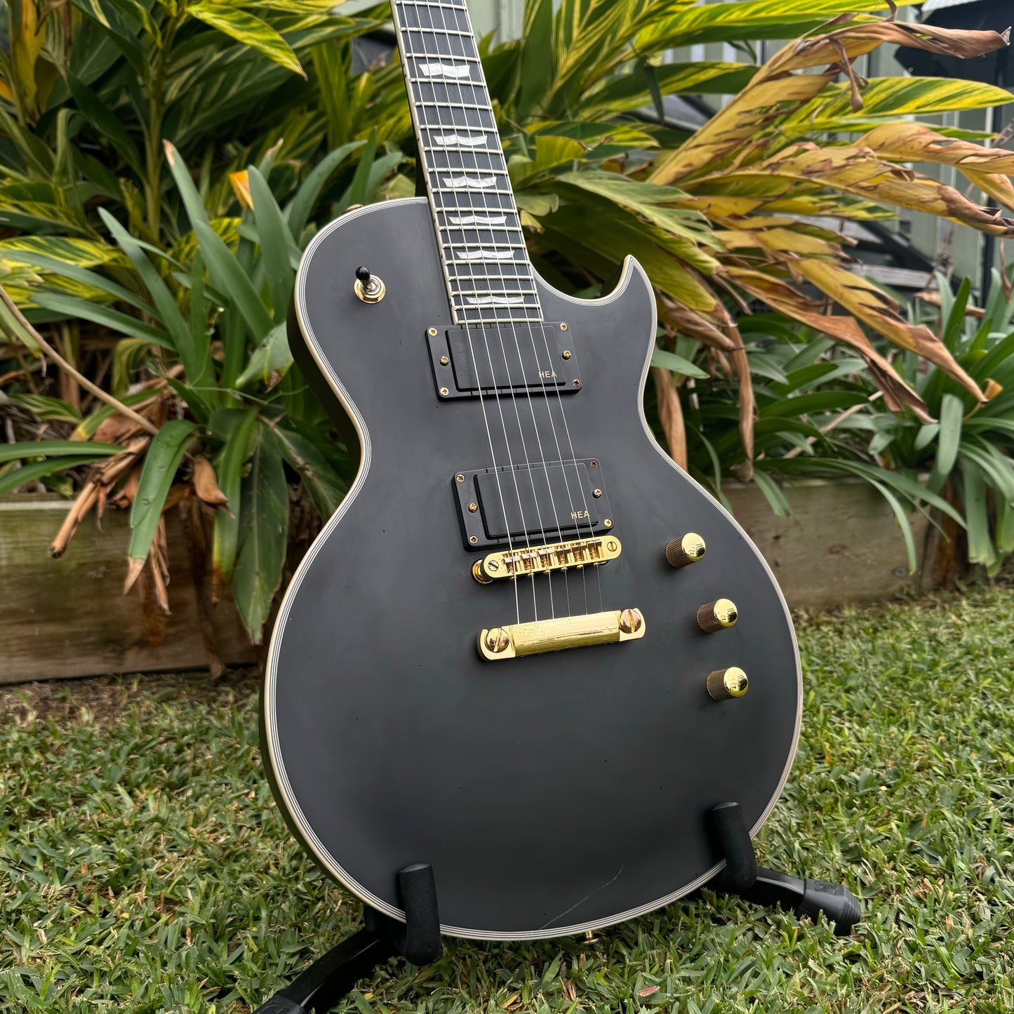 Artist LP6G Cimmerian Les Paul