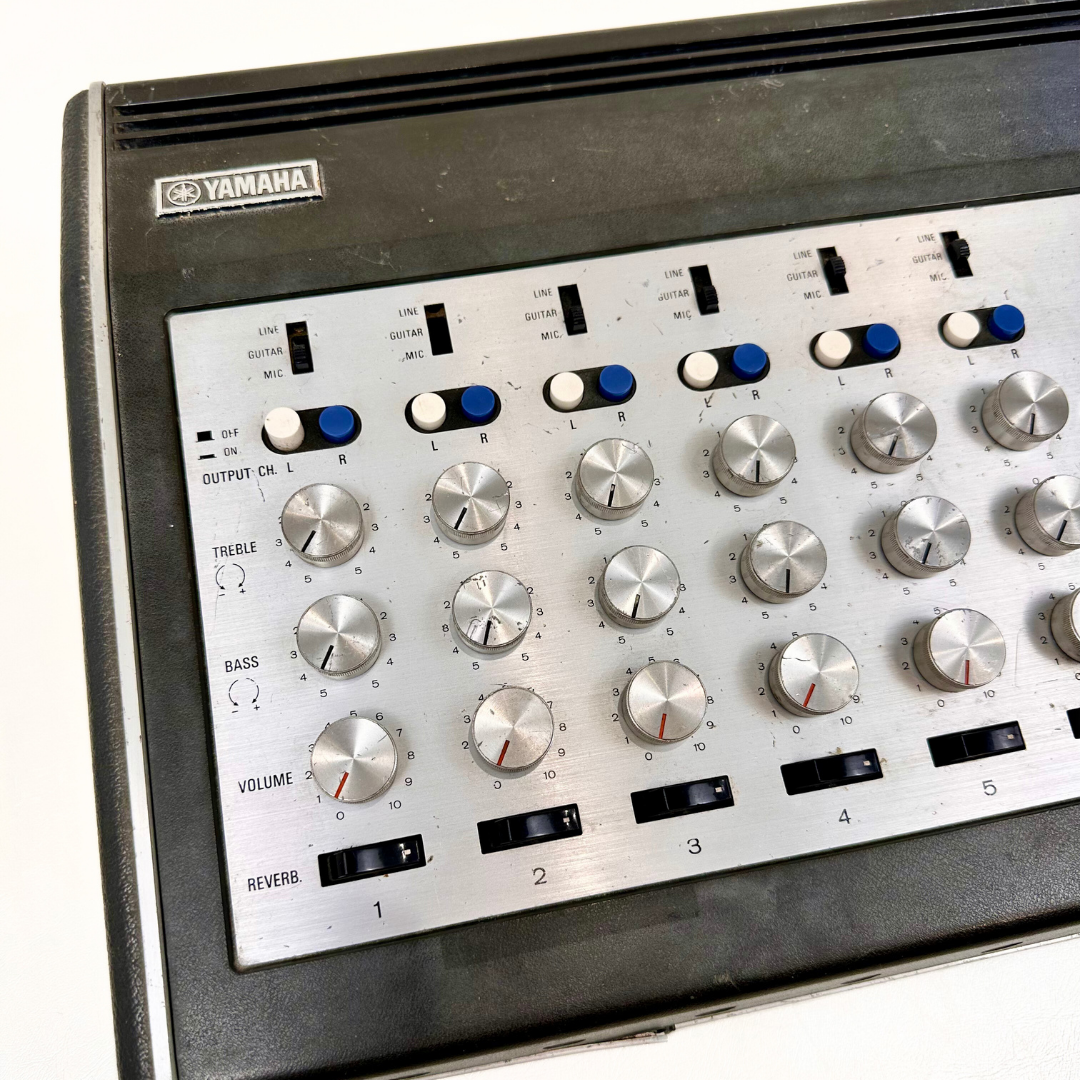 Yamaha EM-70 Powered Mixer Amplifier