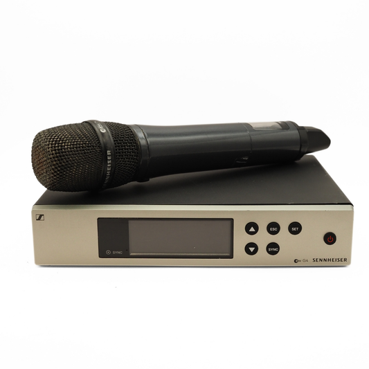 Sennheiser E835 Wireless Dynamic Live Vocal Microphone with EM 100 G4 Wireless UHF True Diversity Rackmount Receiver