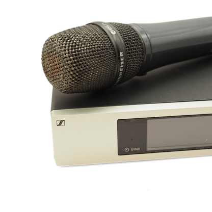 Sennheiser E835 Wireless Dynamic Live Vocal Microphone with EM 100 G4 Wireless UHF True Diversity Rackmount Receiver
