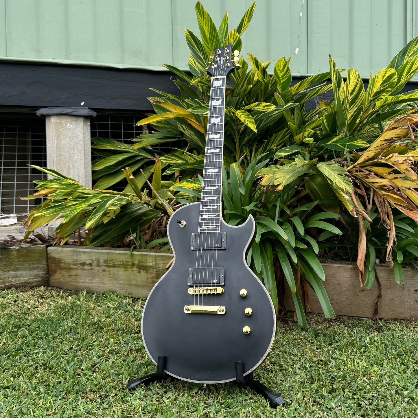 Artist LP6G Cimmerian Les Paul