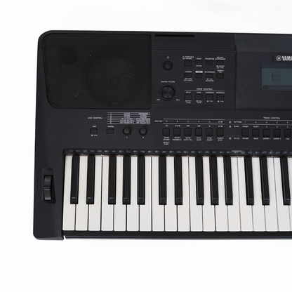 Yamaha PSR-E453 61-Key Portable Arranger Keyboard