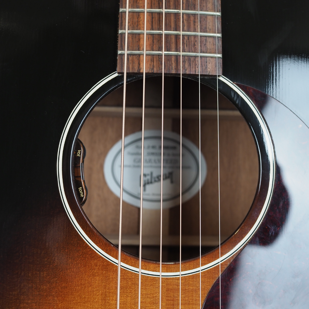 2022 Gibson J-45 Standard Acoustic Guitar in Vintage Sunburst
