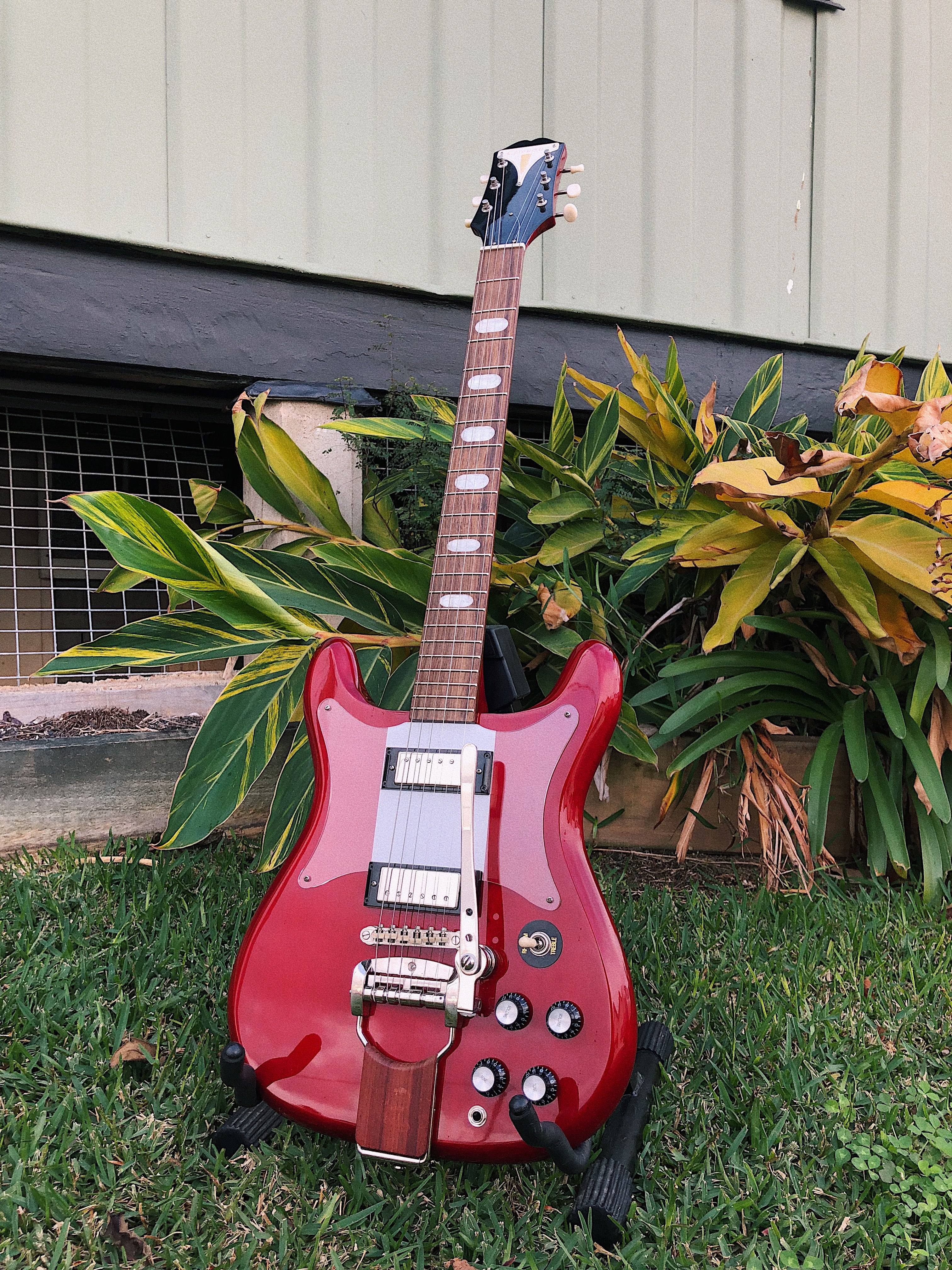 Epiphone crestwood deals reissue