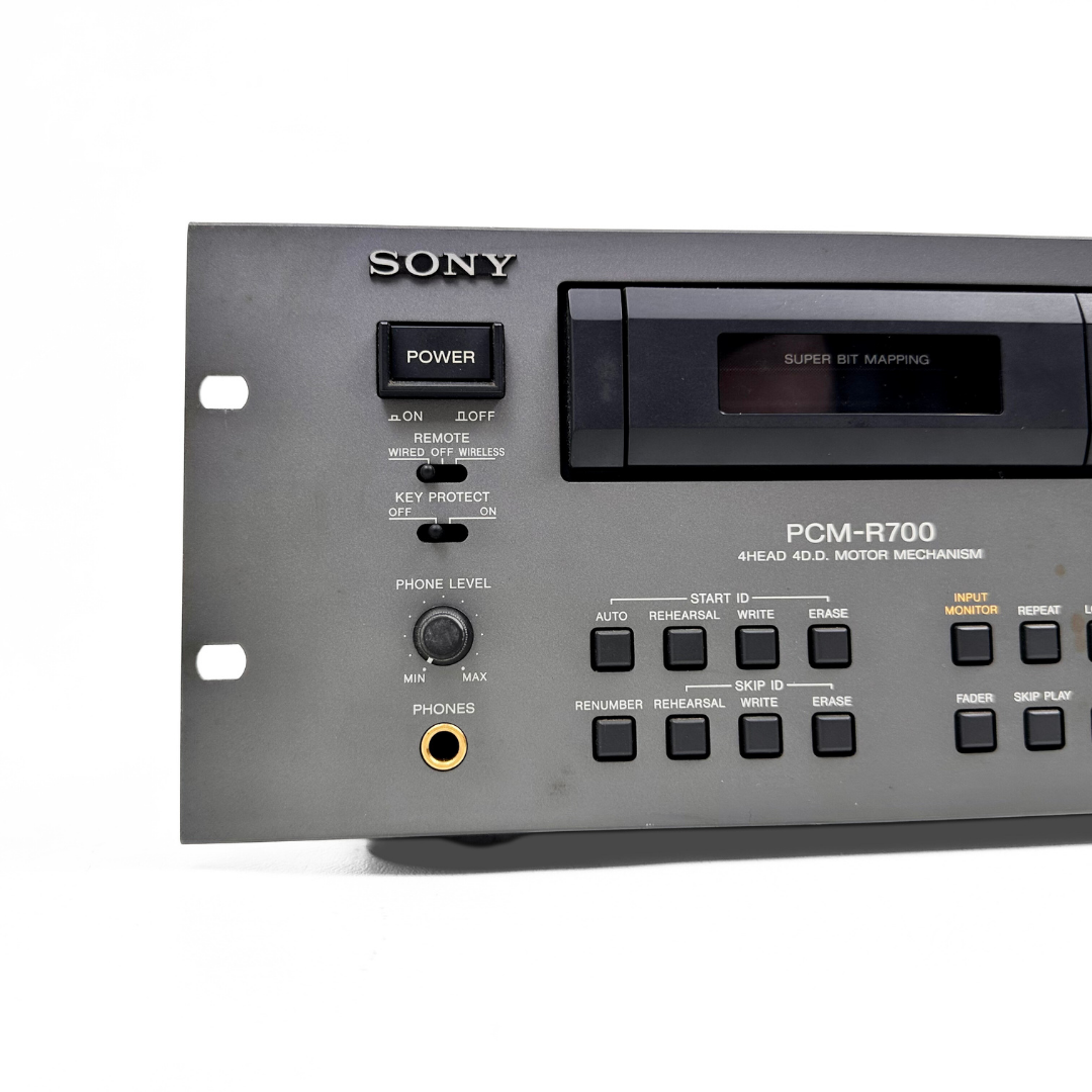 Sony PCM-R700 Digital Audio Tape Deck Recorder (Rack Mounted Unit Sony PCM-R700 Digital Audio Tape Deck Recorder (Rack Mounted Unit