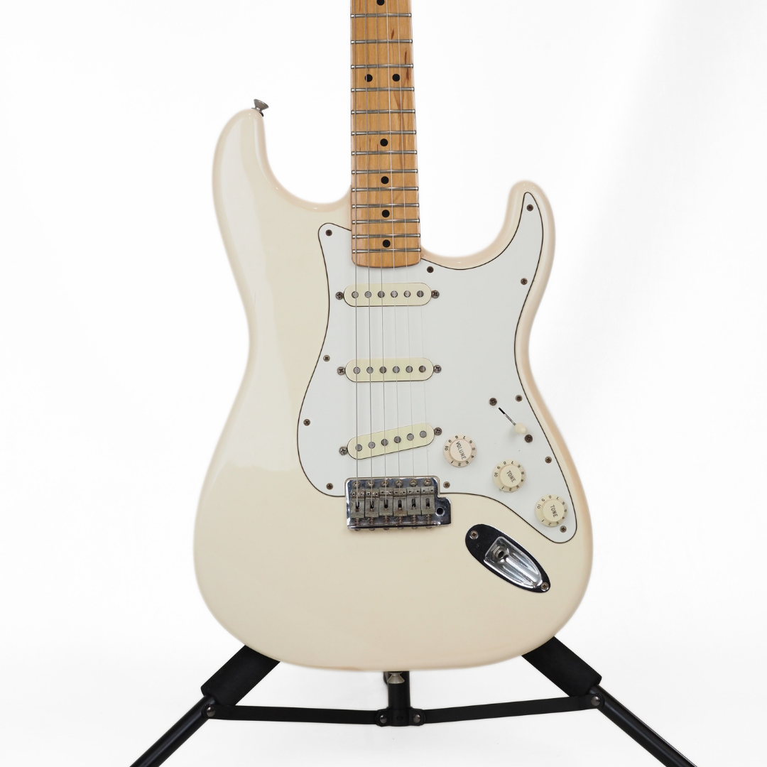 2016 Fender Jimi Hendrix Stratocaster Electric Gutiar in Olympic White