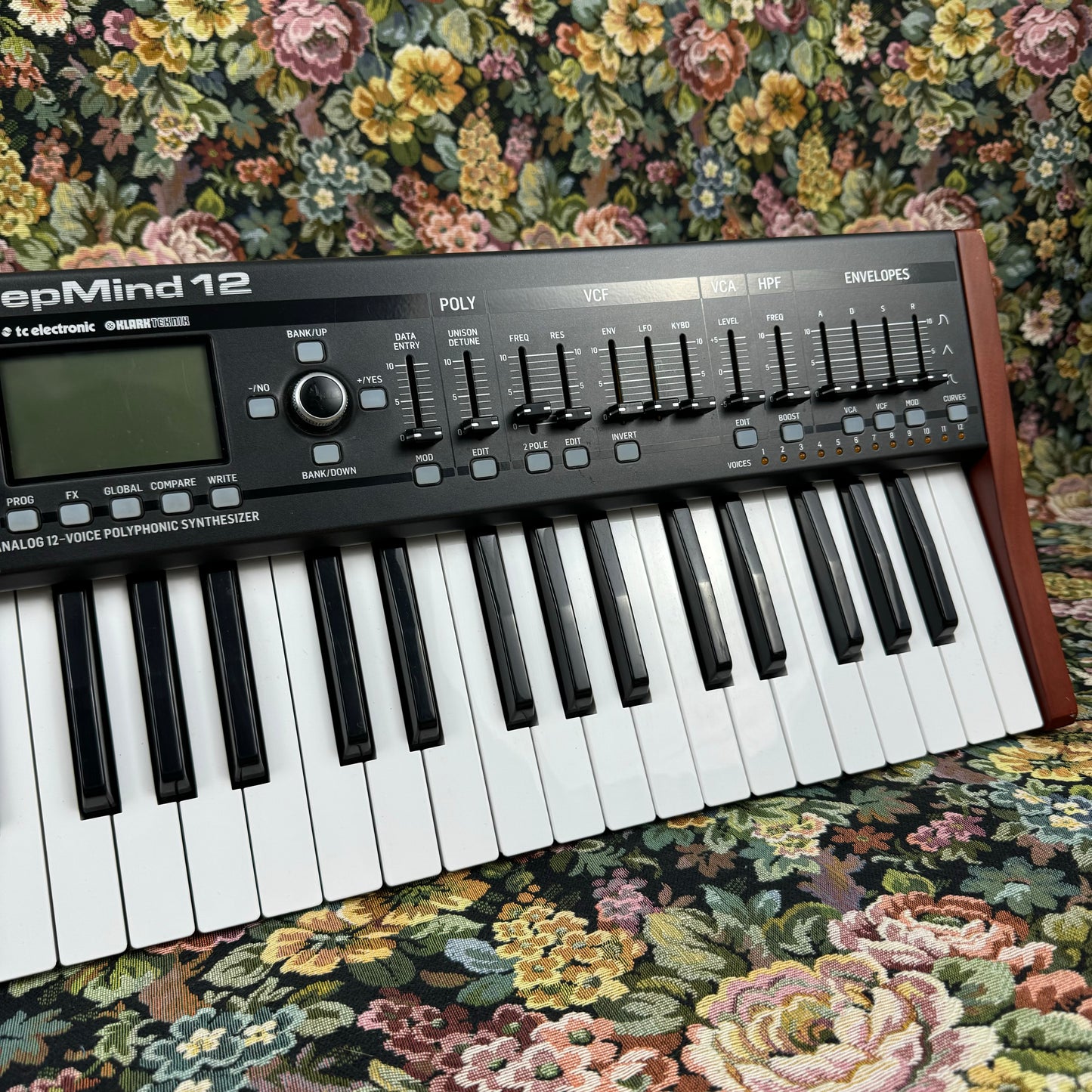 Behringer DeepMind 12 Polyphonic Synthesiser