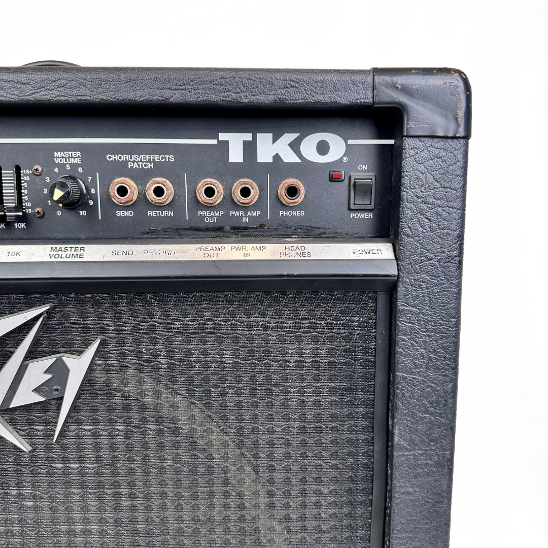 Peavey TKO 115 S 1×15″ Solid-State Bass Combo Amplifier Peavey TKO 115 S 1×15″ Solid-State Bass Combo Amplifier
