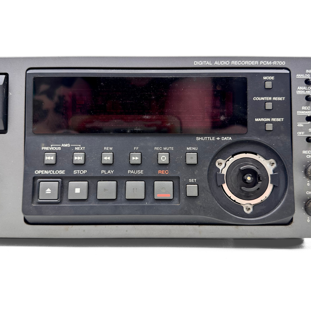 Sony PCM-R700 Digital Audio Tape Deck Recorder (Rack Mounted Unit Sony PCM-R700 Digital Audio Tape Deck Recorder (Rack Mounted Unit