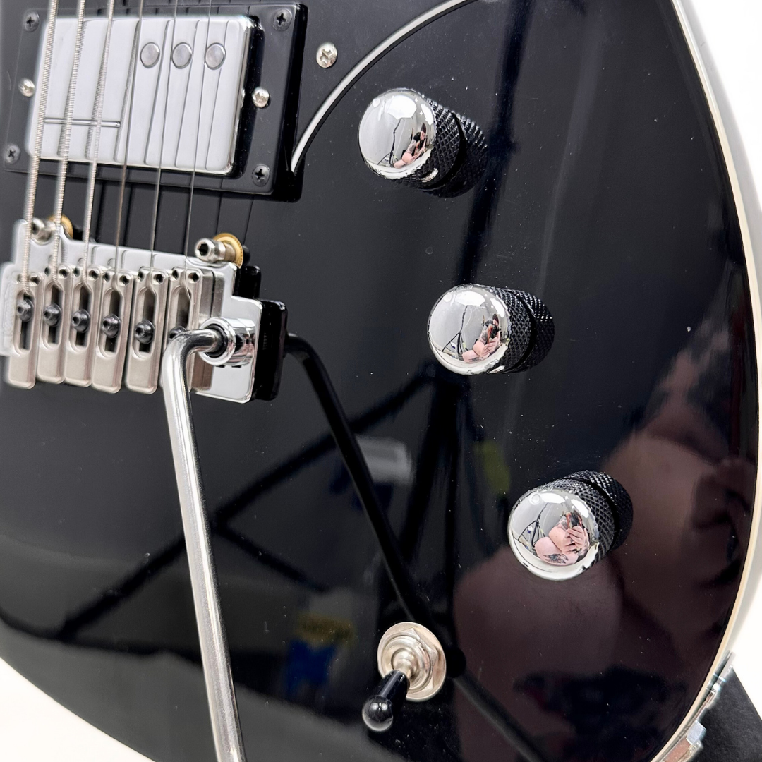 Reverend Descent W Bairtone Electric Guitar in Midnight Black