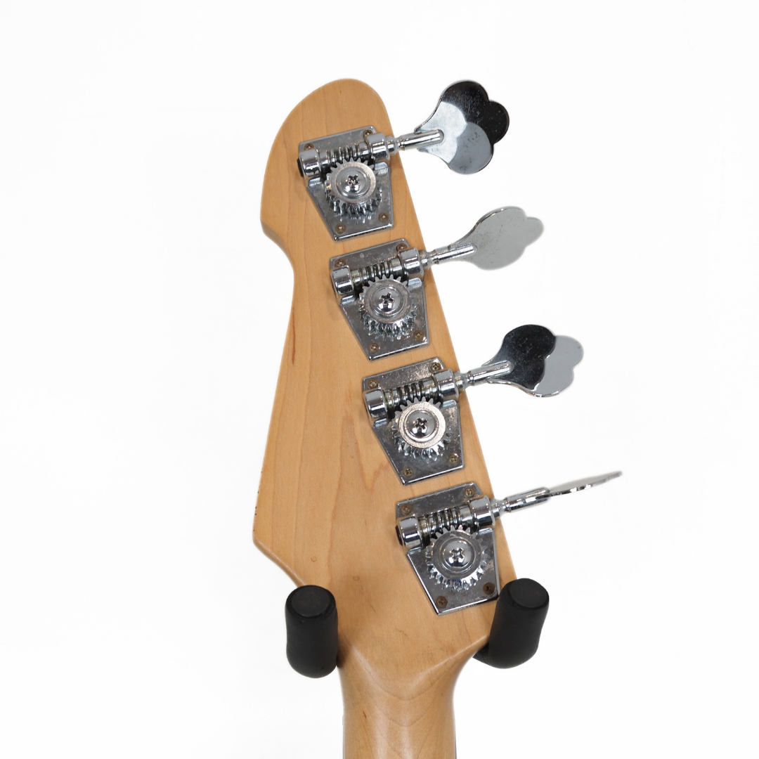 Peavey Milestone II Electric Bass Guitar in 3-Tone Sunburst