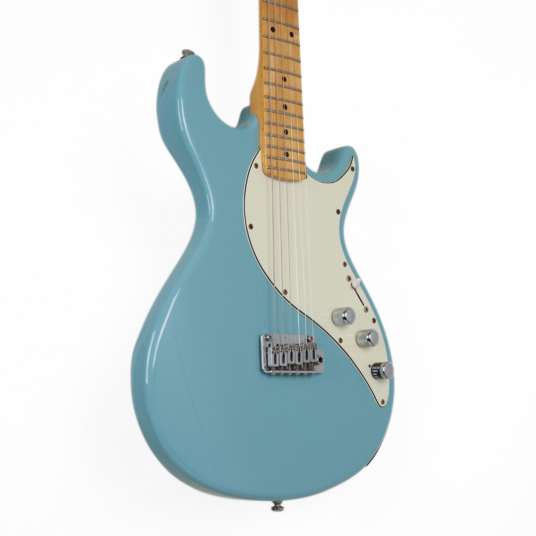 Line 6 Variax 600 Electric Guitar in Vintage Blue
