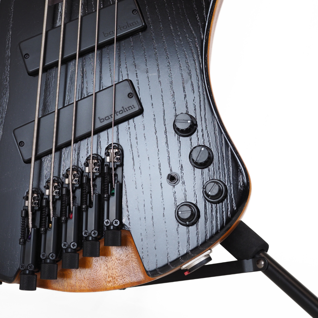 2015 Ibanez EHB1135MS Headless 5-String Bass Guitar