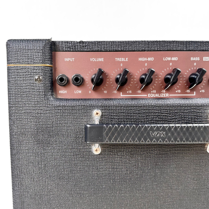 Vox T-25 Bass Combo Amplifier 25 W Solid-State, 1 × 10" + Horn Tweeter, Ceramic Cabinet