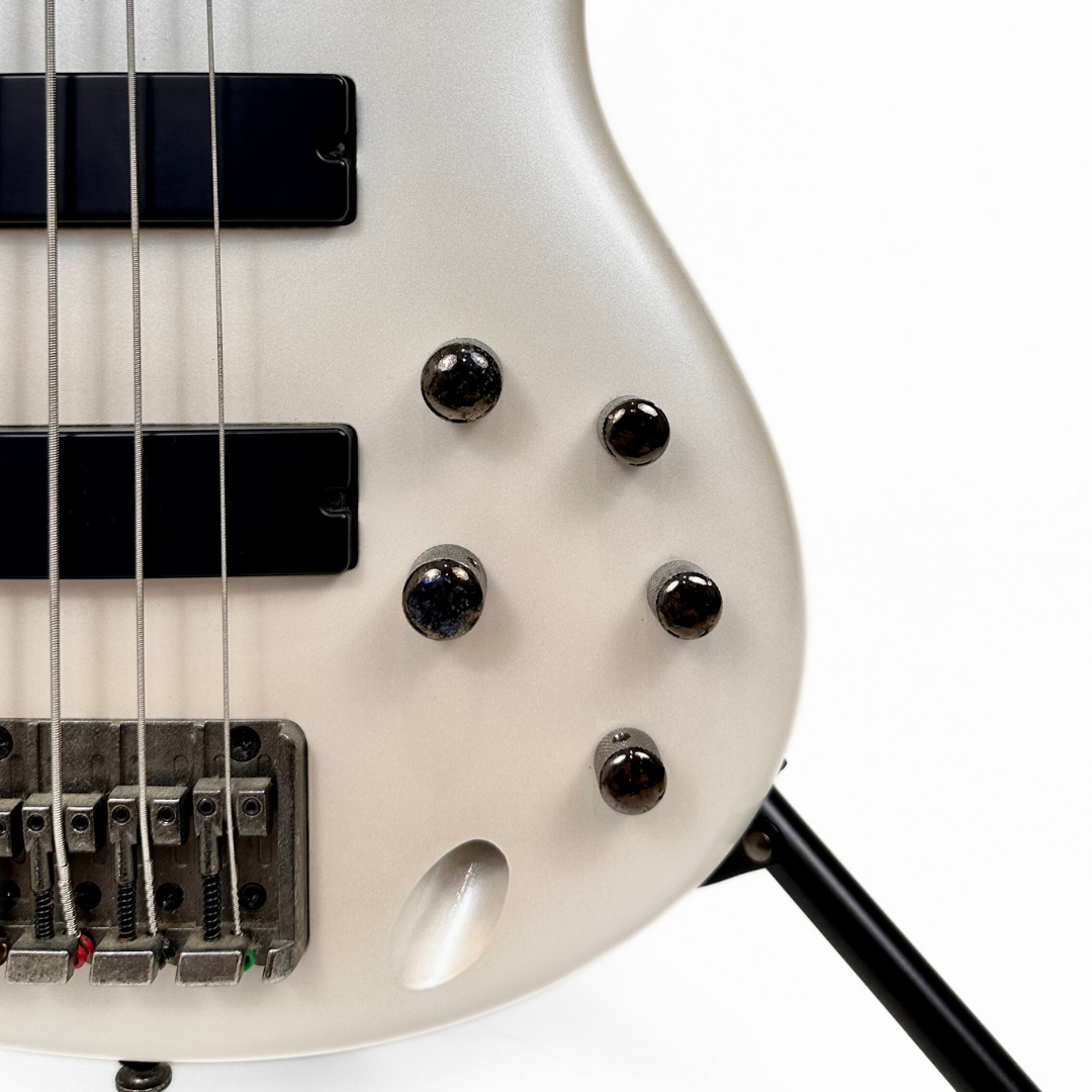 2012 SDGR by IBANEZ Soundgear SR300 Bass Guitar in Pearl White Finish