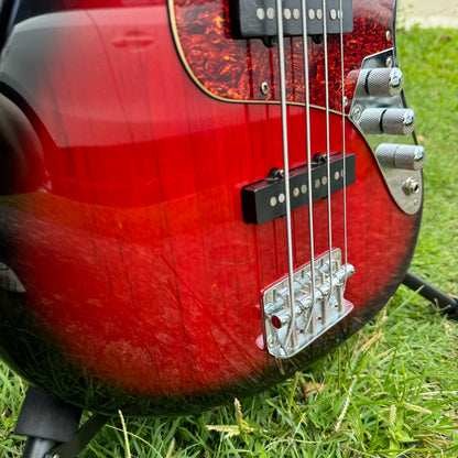 Squier Standard Series Jazz Bass