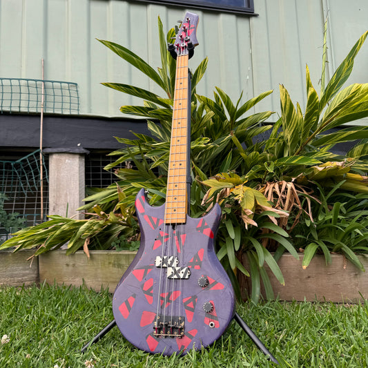 Vantage AV-325B Avenger Series Precision Bass