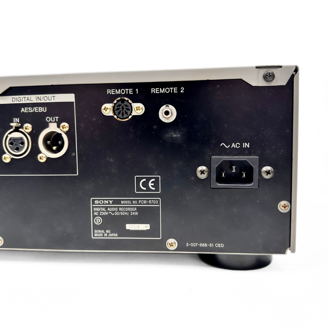 Sony PCM-R700 Digital Audio Tape Deck Recorder (Rack Mounted Unit Sony PCM-R700 Digital Audio Tape Deck Recorder (Rack Mounted Unit