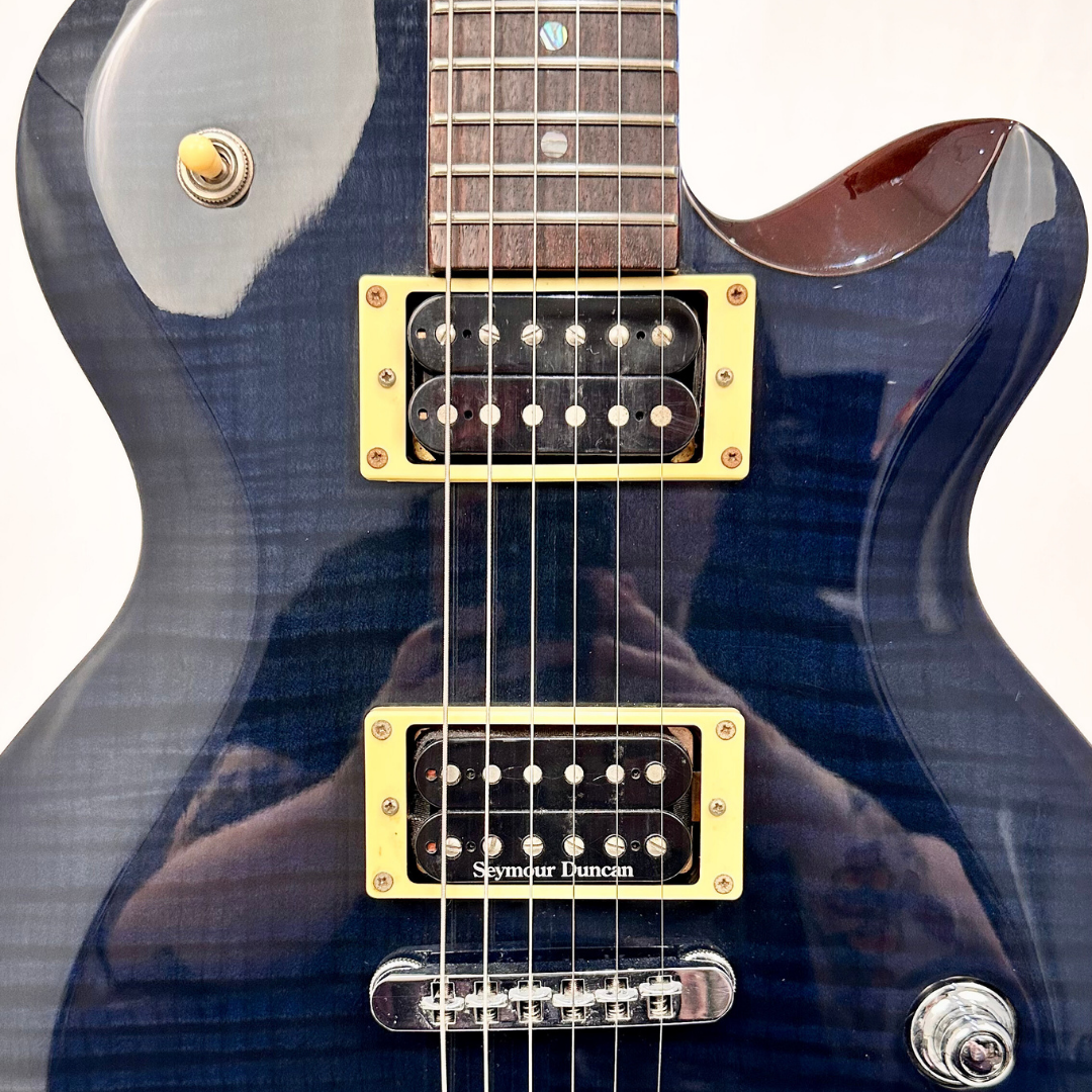 2000 Yamaha AES620 Electric Guitar in Blue