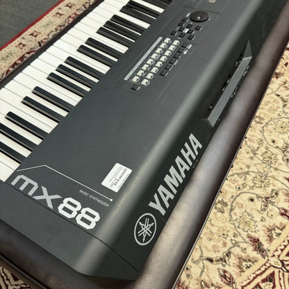 Yamaha MX88BK