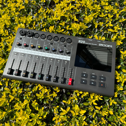 ZOOM R20 Multi Track Recorder