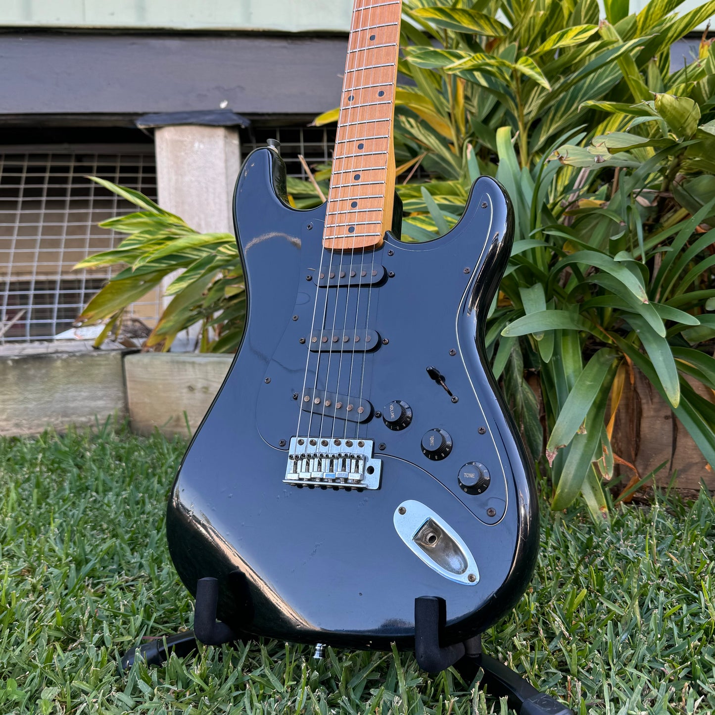 Magnum Strat Style Guitar