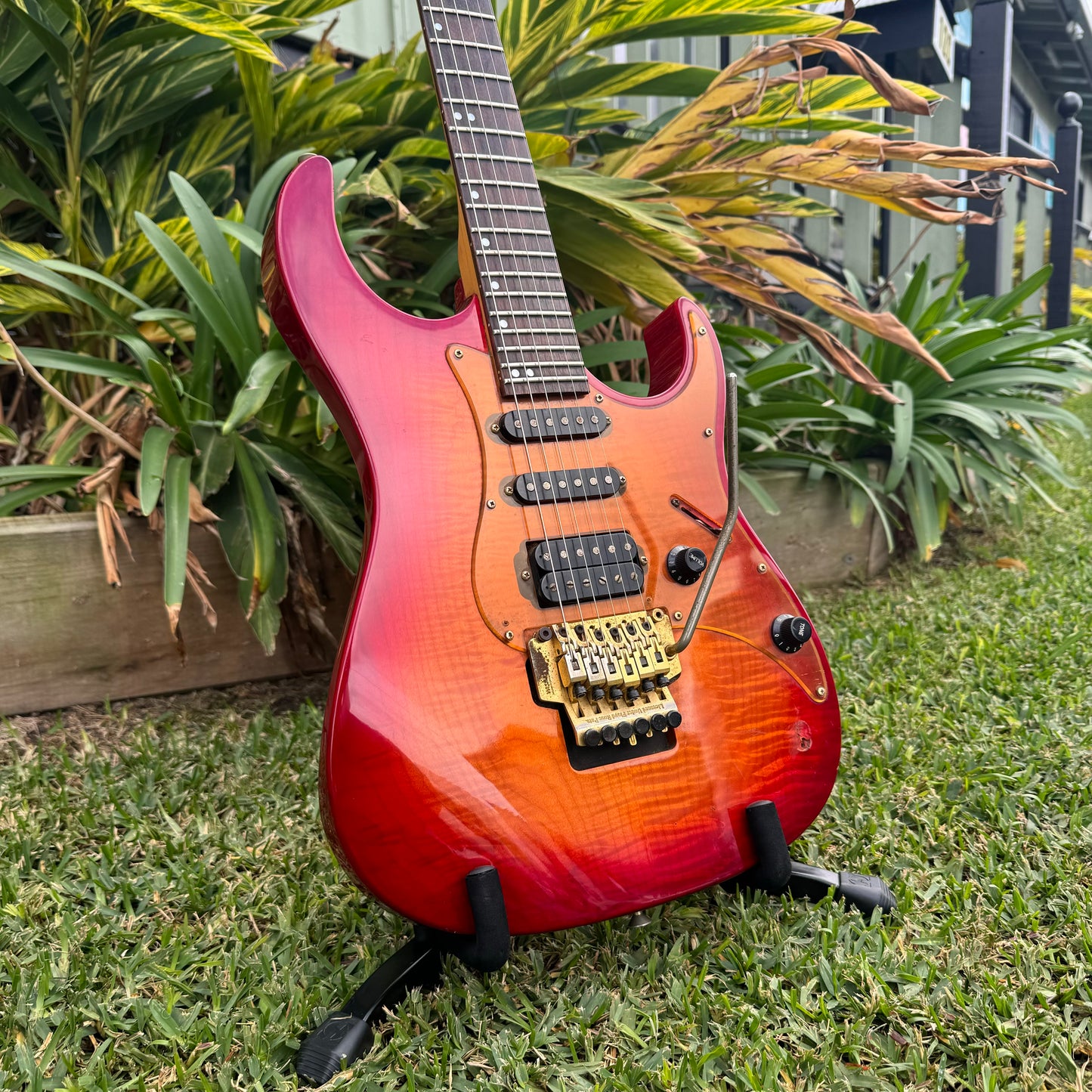 Washburn MG-70 Mercury Series - Red/Yellow Burst