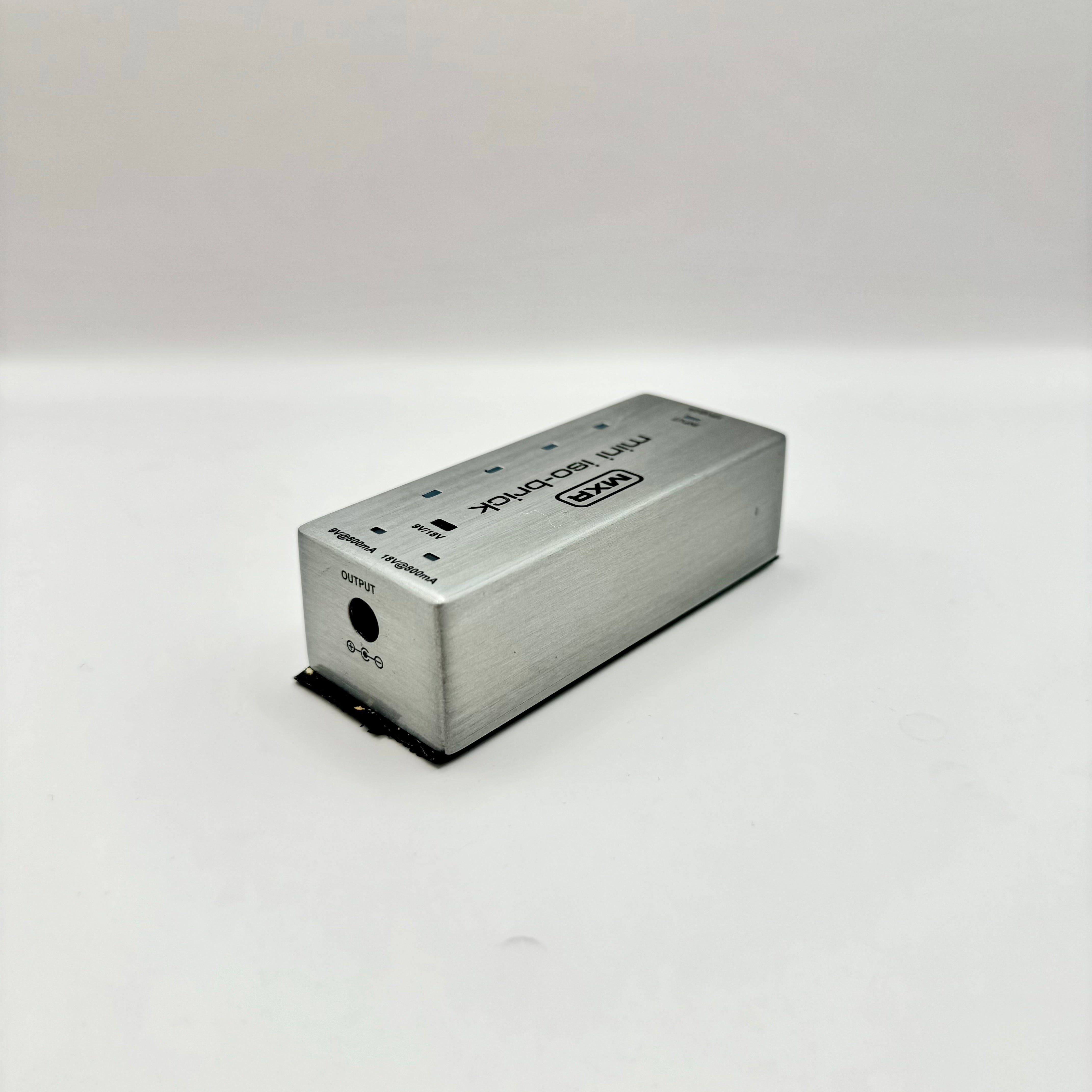 【美品】MXR M239 mini iso-brick Power Supply MXR M239 Mini Iso-Brick 5-output Mini Isolated Pedal Power