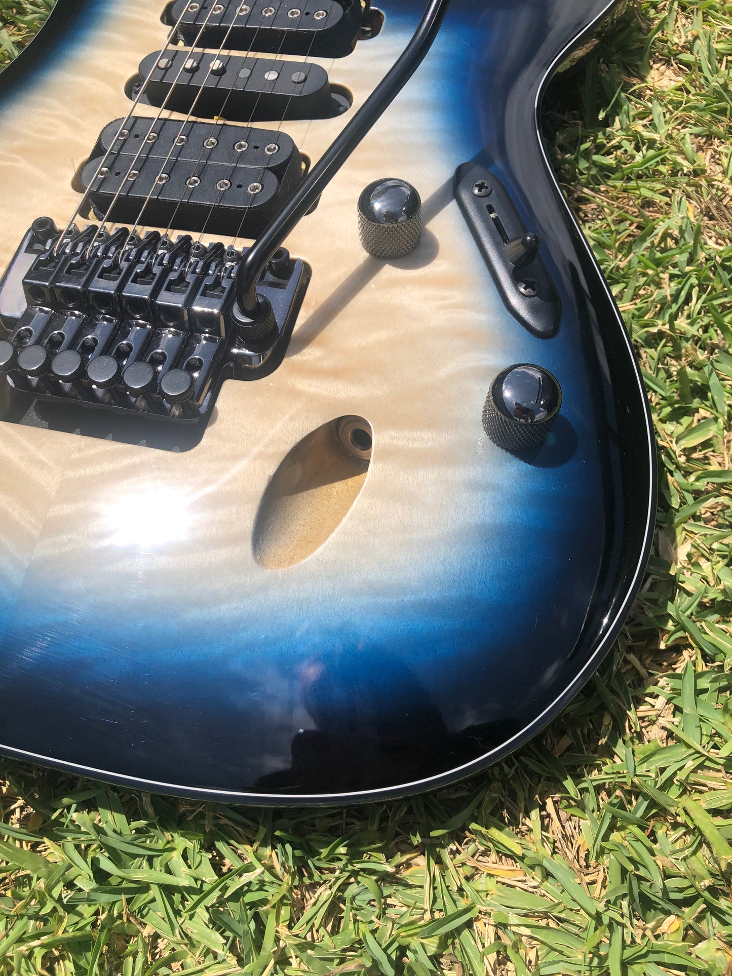 Ibanez JIVAJR DSE Nita Strauss Signature