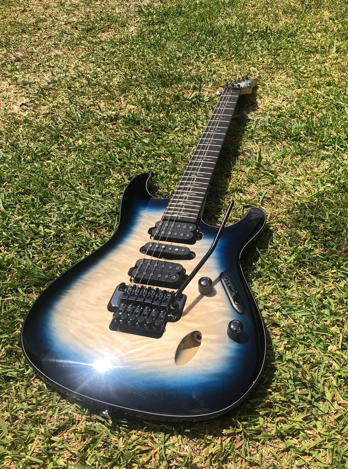 Ibanez JIVAJR DSE Nita Strauss Signature