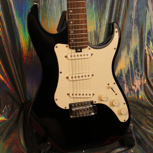 Close up photograph of front body of Strat style Lyon Elecrtic Guitar