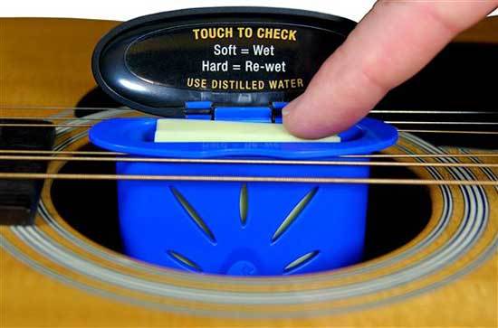 Music Nomad MN300 Acoustic Guitar Soundhole Humidifier